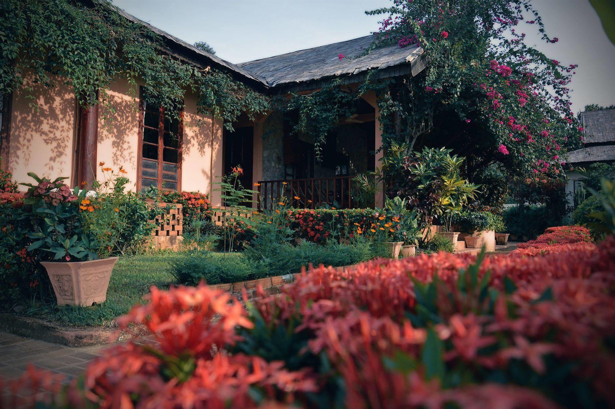 Villa Nam Song Vang Vieng Exterior photo